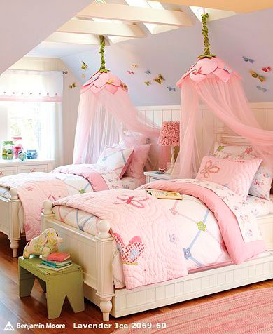 розовый и фиолетовый в интерьере детской комнаты