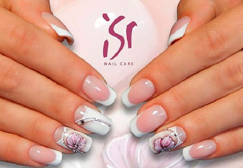 дизайн ногтей в белом цвете с розовым рисунком 6