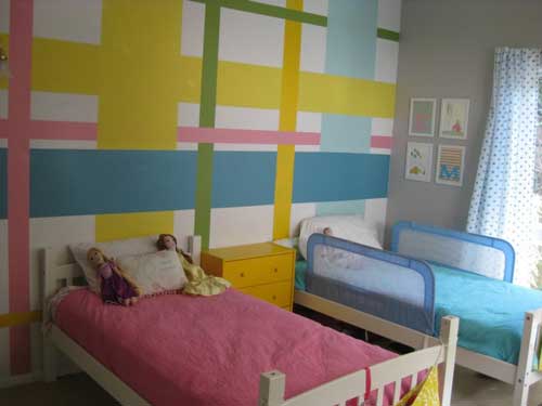 расположение кроватей в детской комнате для двоих детей 7