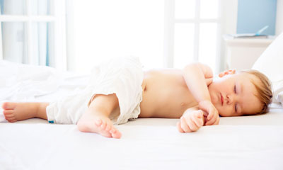 как отучить ребенка спать в памперсе ночью