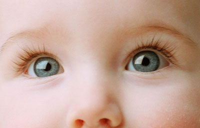 Меняется ли цвет глаз с возрастом у малышей