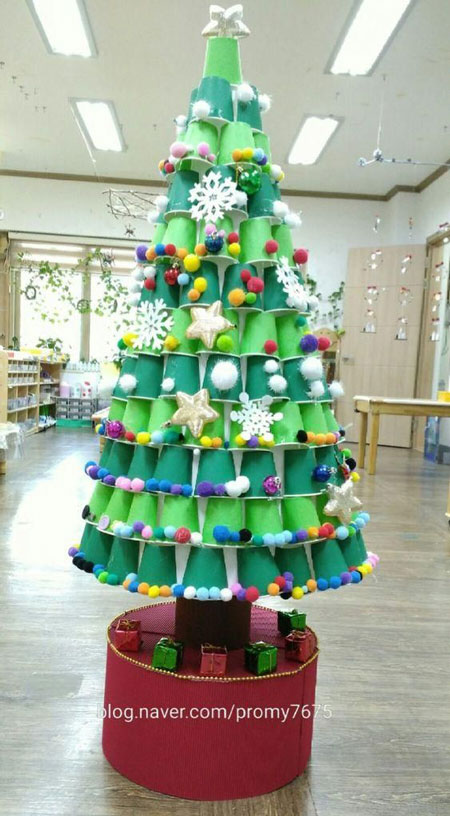 елка своими руками на новый год в детский сад фото 8