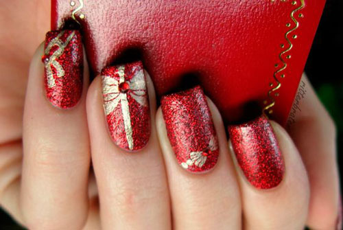 красные ногти на Новый год дизайн 3