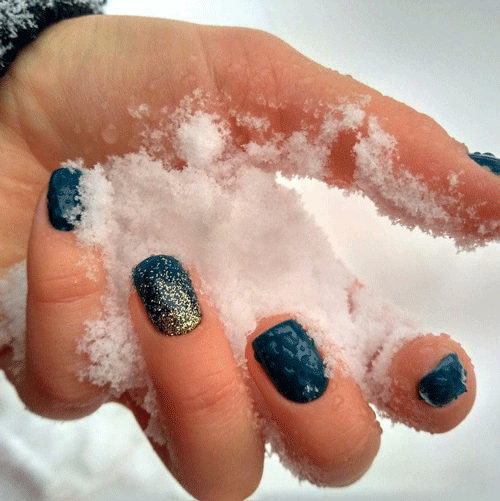 Зимний дизайн ногтей на короткие ногти 4