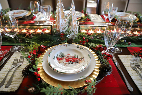 как красиво украсить новогодний стол с блюдами 4