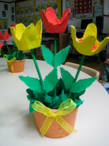 цветы из цветной гофрированной бумаги своими руками 10