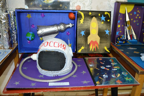 поделка +ко дню космонавтики в детский сад ракета 4