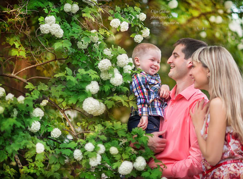 цветущие сады идеи для весенних фотосессий всей семьей