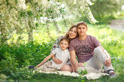 цветущие сады идеи для весенних фотосессий всей семьей 5