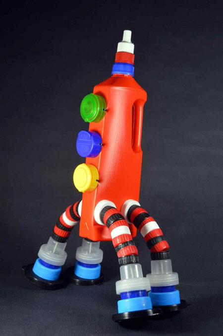 ракета из пластиковых бутылок ко дню космонавтики 6