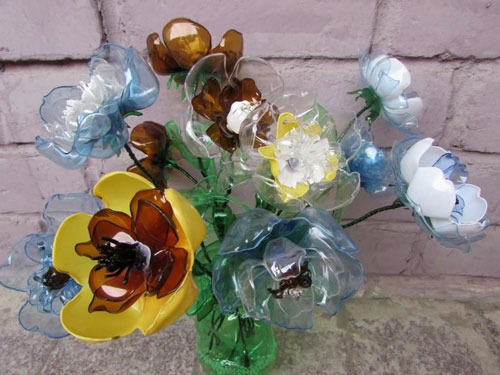 Цветы из пластиковых бутылок 8