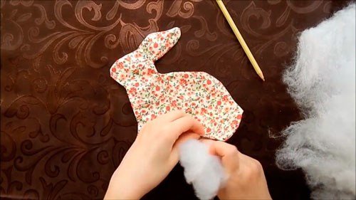 сшить кролика своими руками из ткани в подарок 11