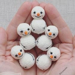 Малыши снеговики амигуруми