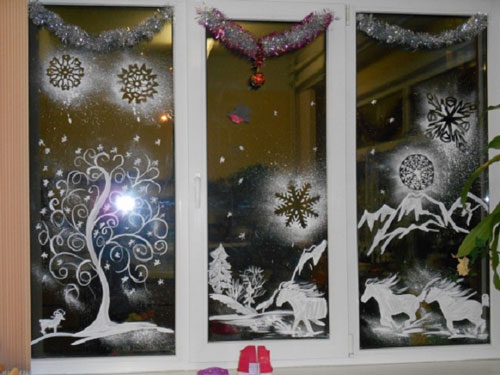 Рисунки пастой на окне к Новому году 3