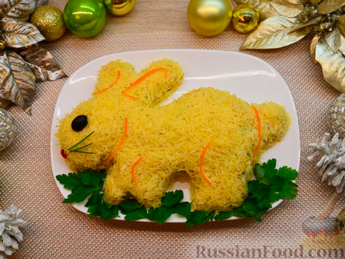 салат в виде кролика на Новый год рецепт с фото пошагово 3