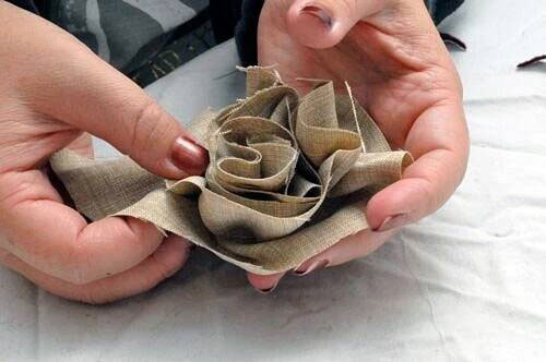 поделки цветы из ткани своими руками пошаговая инструкция для начинающих 8