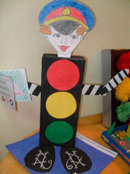 поделка светофор своими руками в школу на конкурс для детей 3