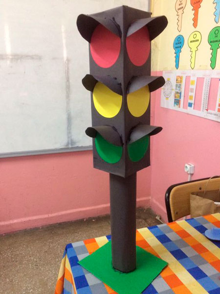 поделка светофор своими руками в школу на конкурс для детей 8