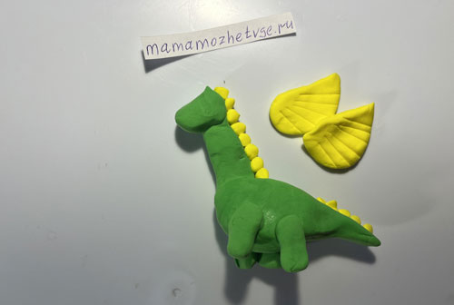 простой дракон из пластилина для детей 5-7 лет