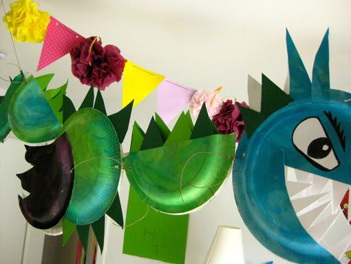 дракон поделка из бумажной тарелки на Новый год для детей
