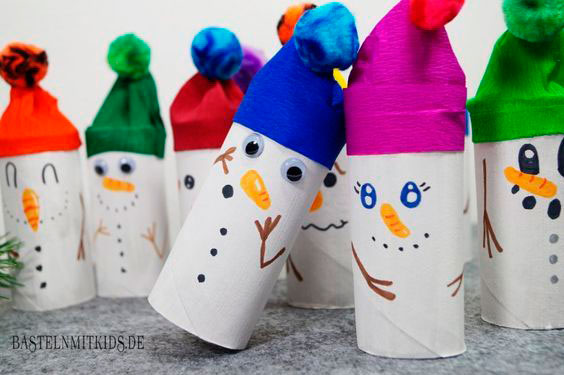 снеговик на новый год из втулки от туалетной бумаги для детей 4