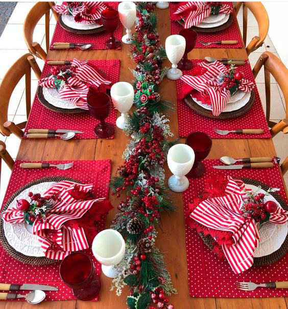 красивая сервировка новогоднего стола с едой 9