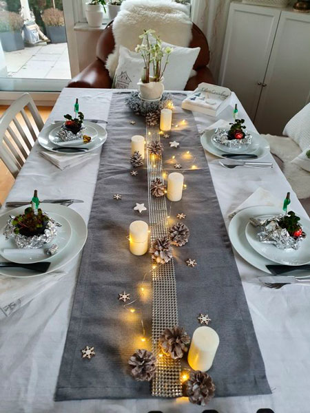 красивая сервировка новогоднего стола с едой 7