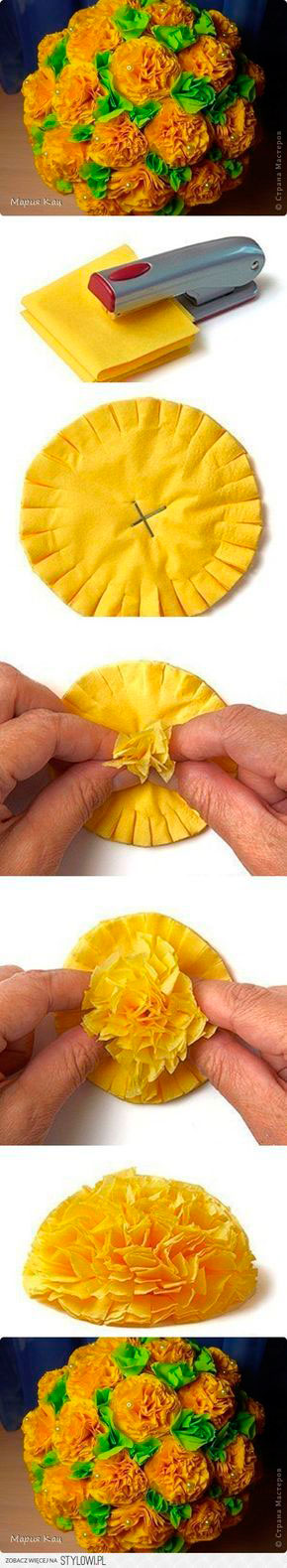 как сделать цветы из бумажных салфеток 4