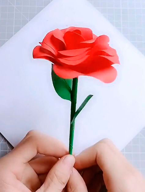 детская поделка роза из бумаги 4