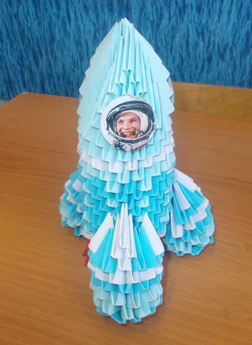 поделка ракета из модульного оригами 9