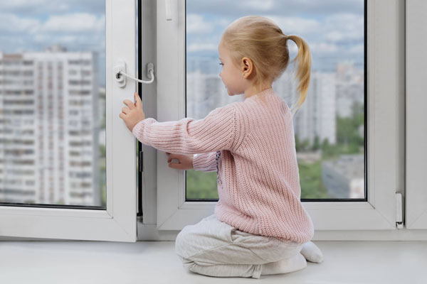 Как выбрать надежные окна для детской 3
