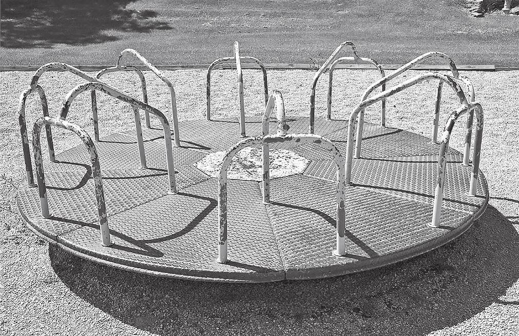 Рис. 3.5. Карусель — основной элемент детских площадок 1970-х годов.