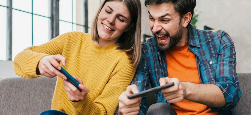 родители играют